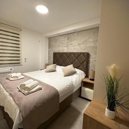 Square Point Apartments Котор Экстерьер фото