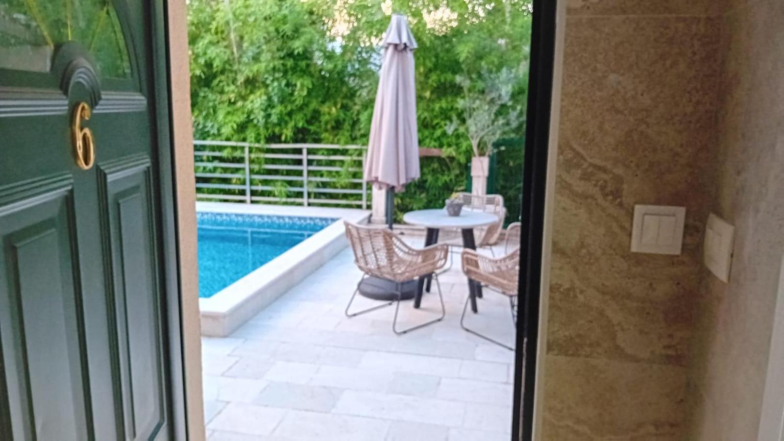 Square Point Apartments Котор Экстерьер фото