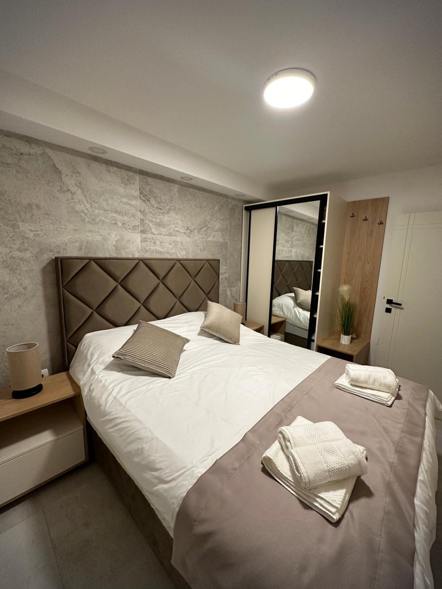 Square Point Apartments Котор Экстерьер фото