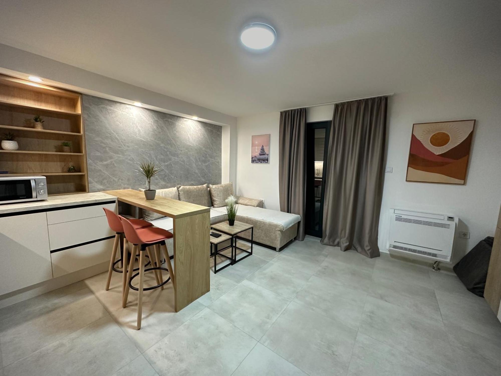Square Point Apartments Котор Экстерьер фото