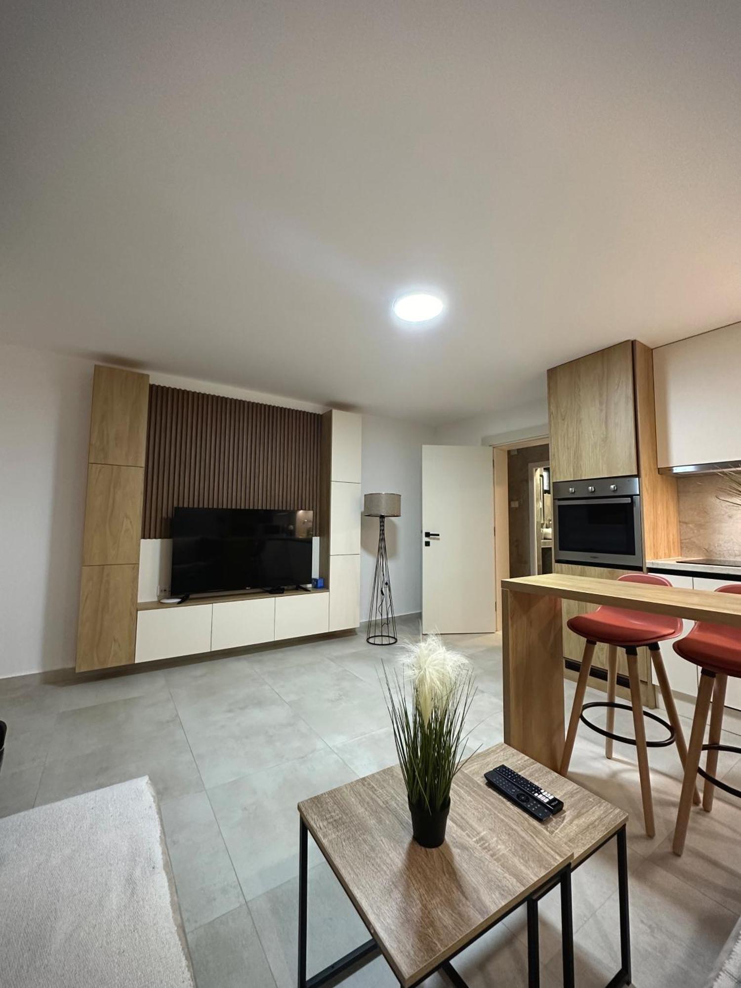 Square Point Apartments Котор Экстерьер фото