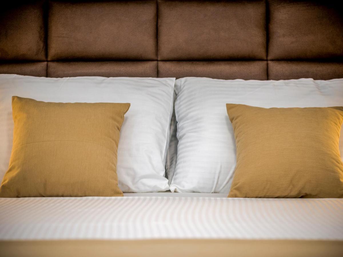 Square Point Apartments Котор Экстерьер фото