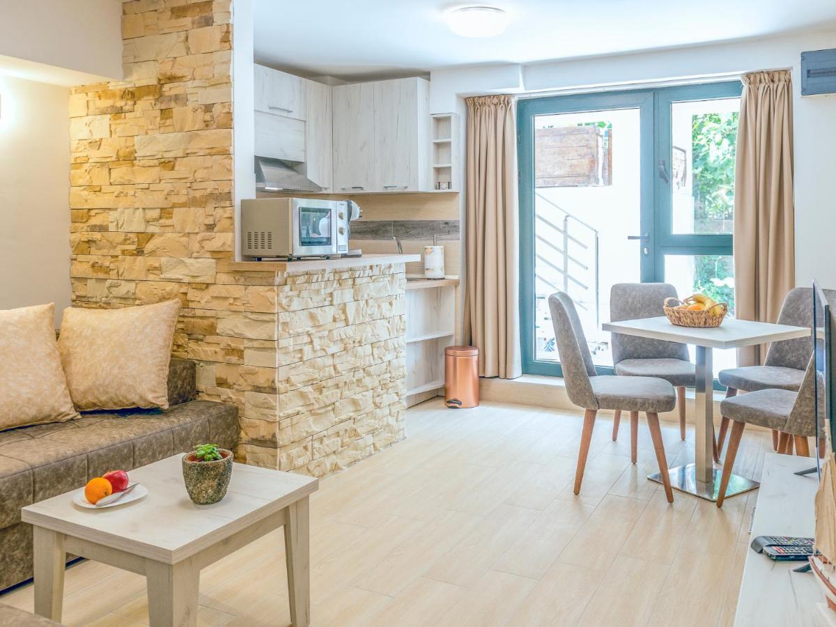 Square Point Apartments Котор Экстерьер фото